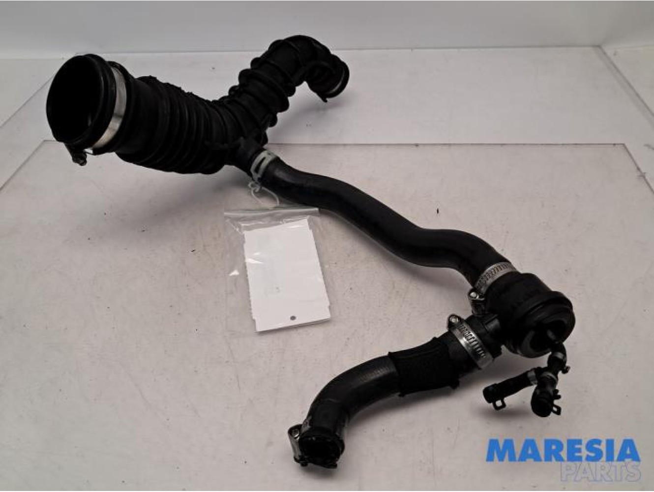 Renault - Clio - Air intake hose