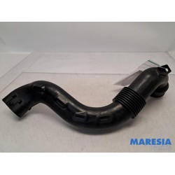 Renault - Clio - Air intake hose