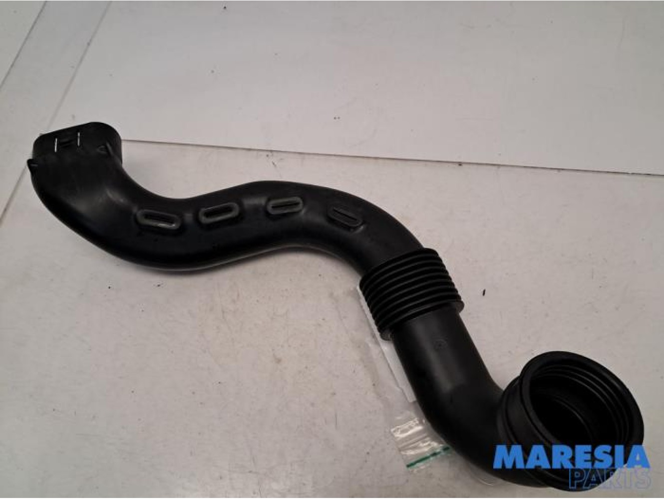 Renault - Clio - Air intake hose