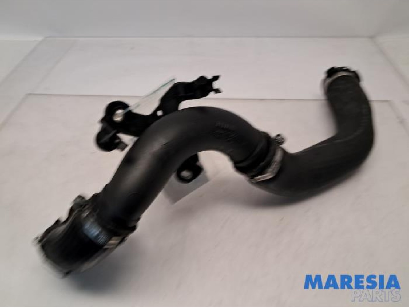 Renault - Clio - Intercooler hose