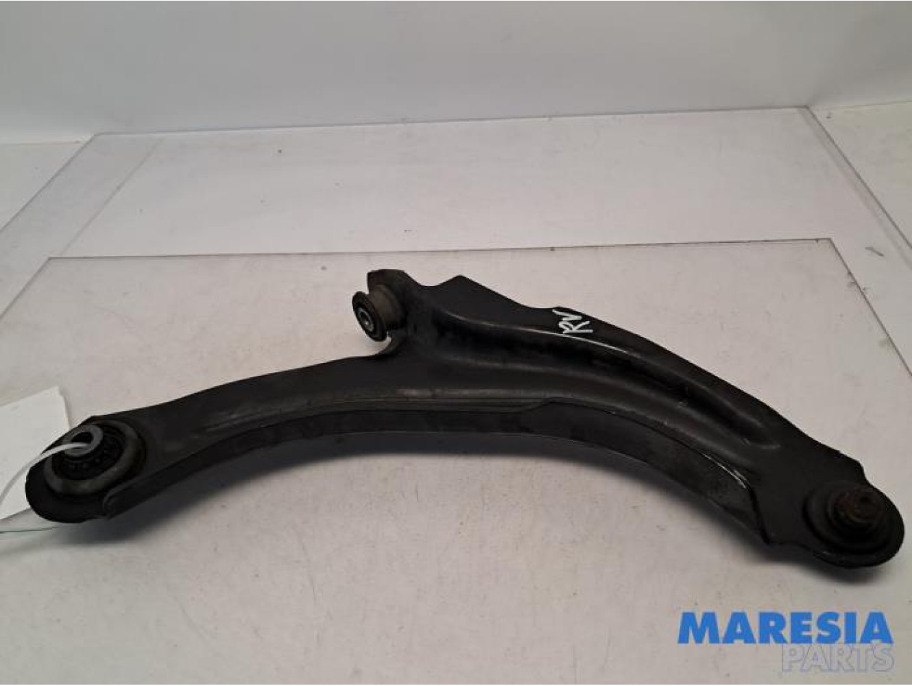Renault - Clio - Front lower wishbone, right