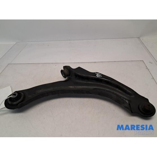 Renault - Clio - Front lower wishbone, right