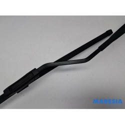 Renault - Clio - Front wiper arm