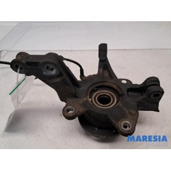 Renault - Clio - Knuckle, front right