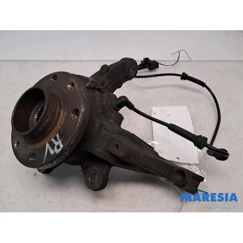 Renault - Clio - Knuckle, front right