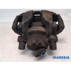 Renault - Clio - Front brake calliper, right