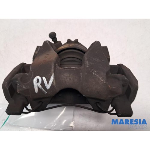 Renault - Clio - Front brake calliper, right