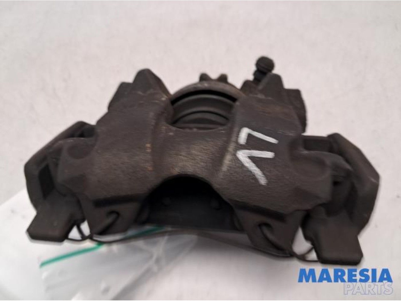 Renault - Clio - Front brake calliper, left