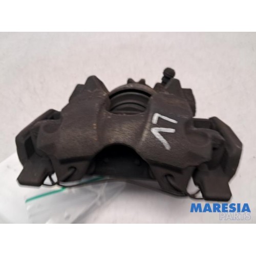 Renault - Clio - Front brake calliper, left