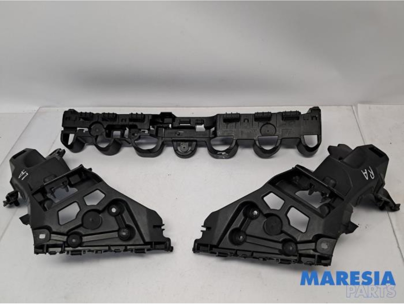 Renault - Clio - Rear bumper frame