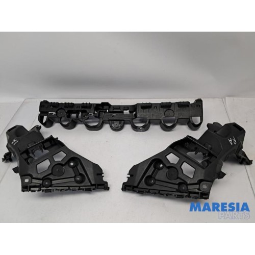 Renault - Clio - Rear bumper frame