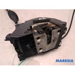 Renault - Clio - Rear door mechanism 4-door, right