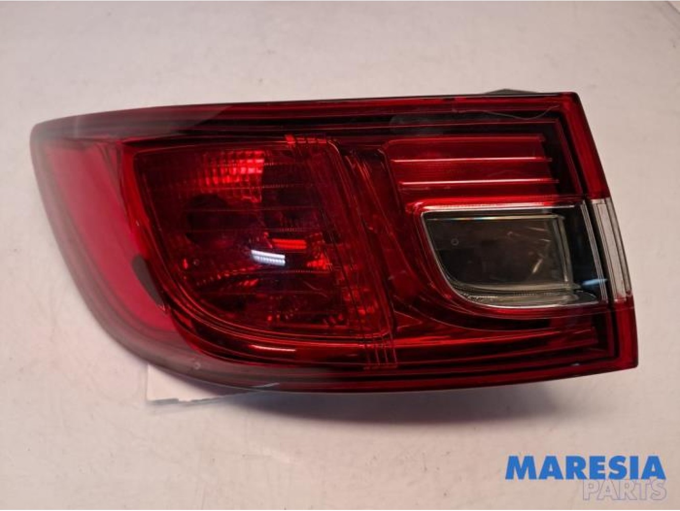 Renault - Clio - Taillight, left