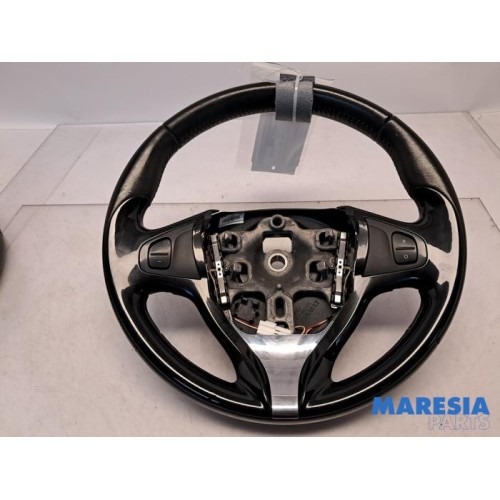 Renault - Clio - Steering wheel