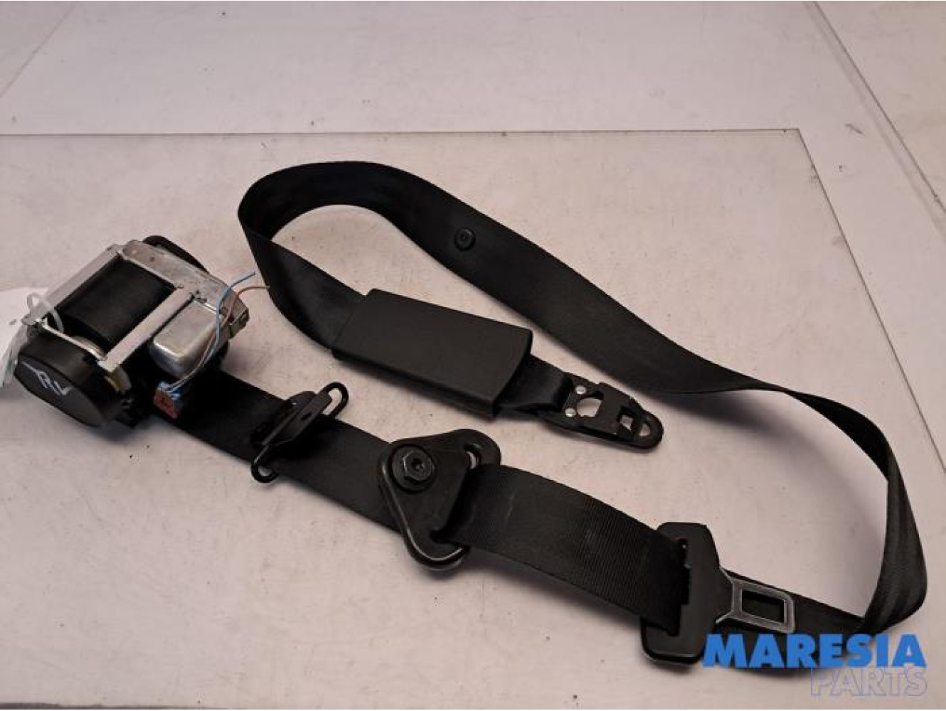 Renault - Clio - Front seatbelt, right