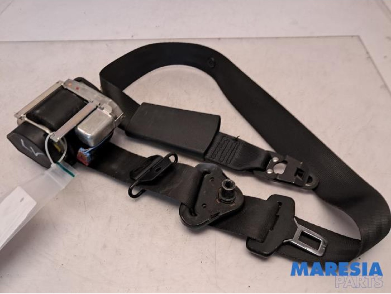 Renault - Clio - Front seatbelt, left