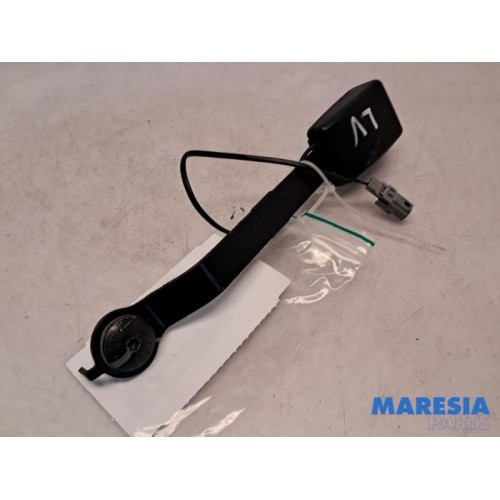 Renault - Clio - Front seatbelt buckle, left
