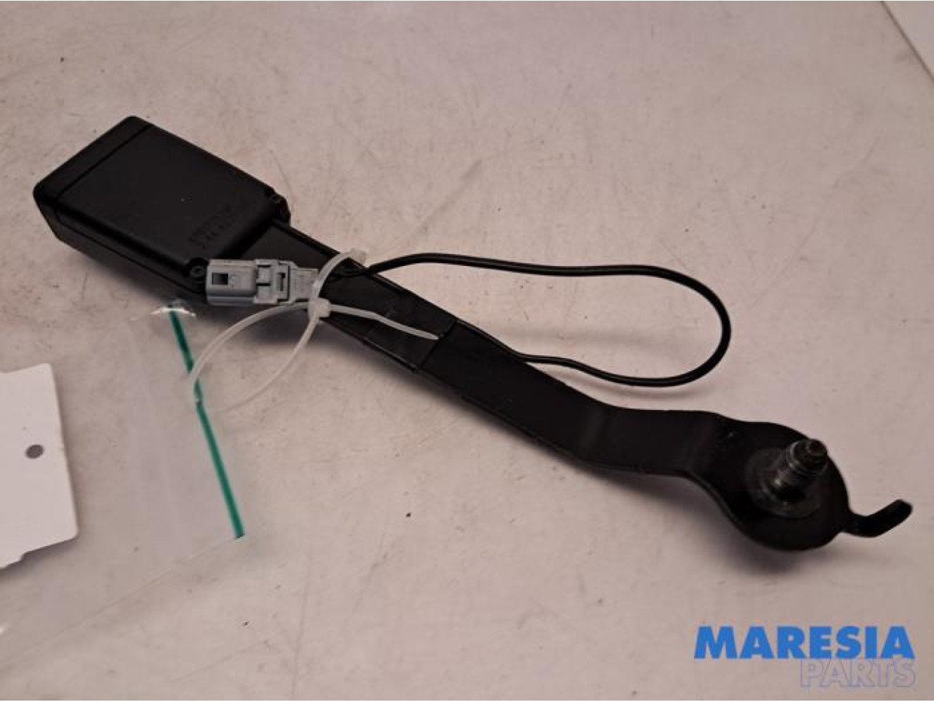 Renault - Clio - Front seatbelt buckle, right
