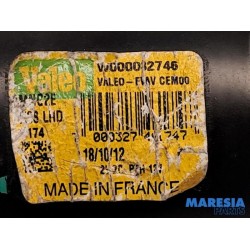 Renault - Clio - Front wiper motor