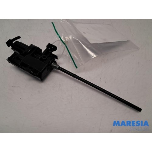 Renault - Clio - Tank flap lock motor