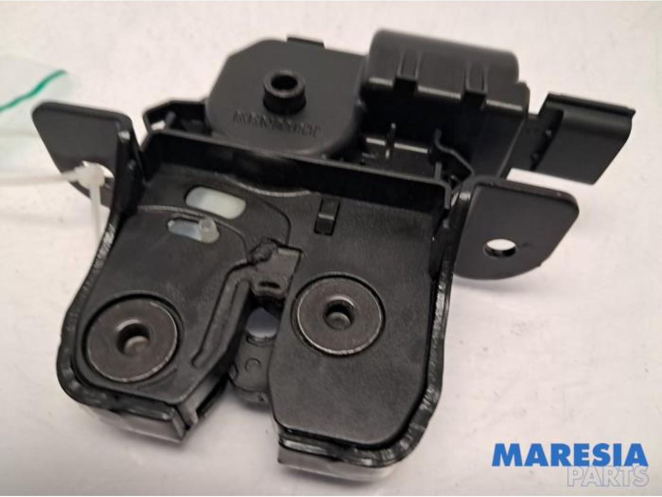 Renault - Clio - Tailgate lock mechanism