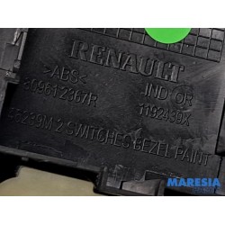 Renault - Clio - Multi-functional window switch