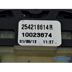 Renault - Clio - Electric window switch