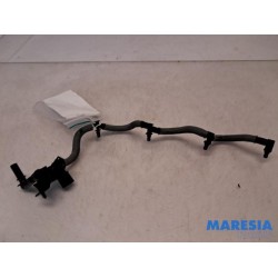 Renault - Trafic - Brandstof retourleiding