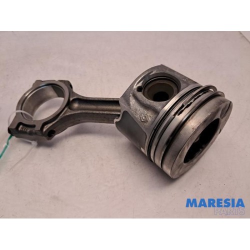 Renault - Trafic - Connecting rod