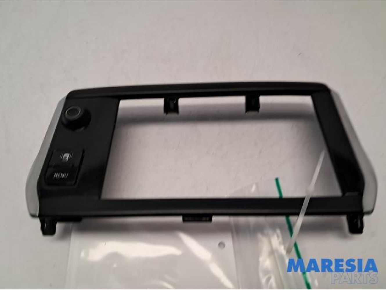 Peugeot - 208 - Radio control panel