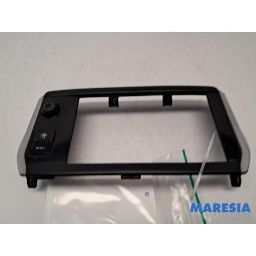 Peugeot - 208 - Radio control panel