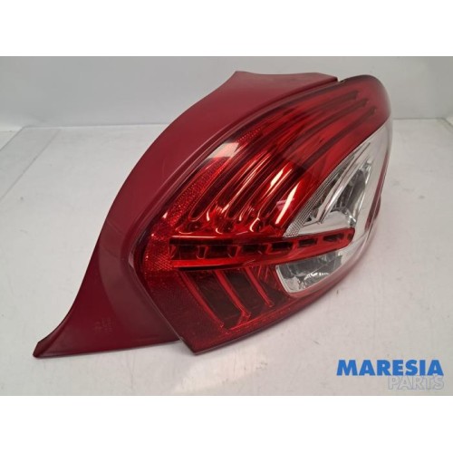 Peugeot - 208 - Taillight, right