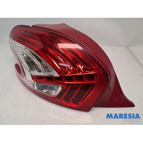 Peugeot - 208 - Achterlicht links