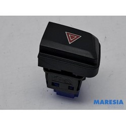 Peugeot - 208 - Panic lighting switch
