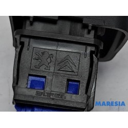 Peugeot - 208 - Panic lighting switch