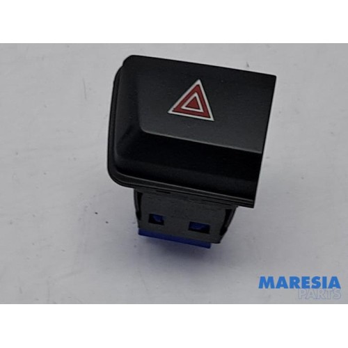 Peugeot - 208 - Panic lighting switch