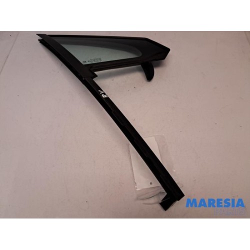 Peugeot - 208 - Quarter light, front right