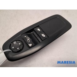 Peugeot - 208 - Multi-functional window switch