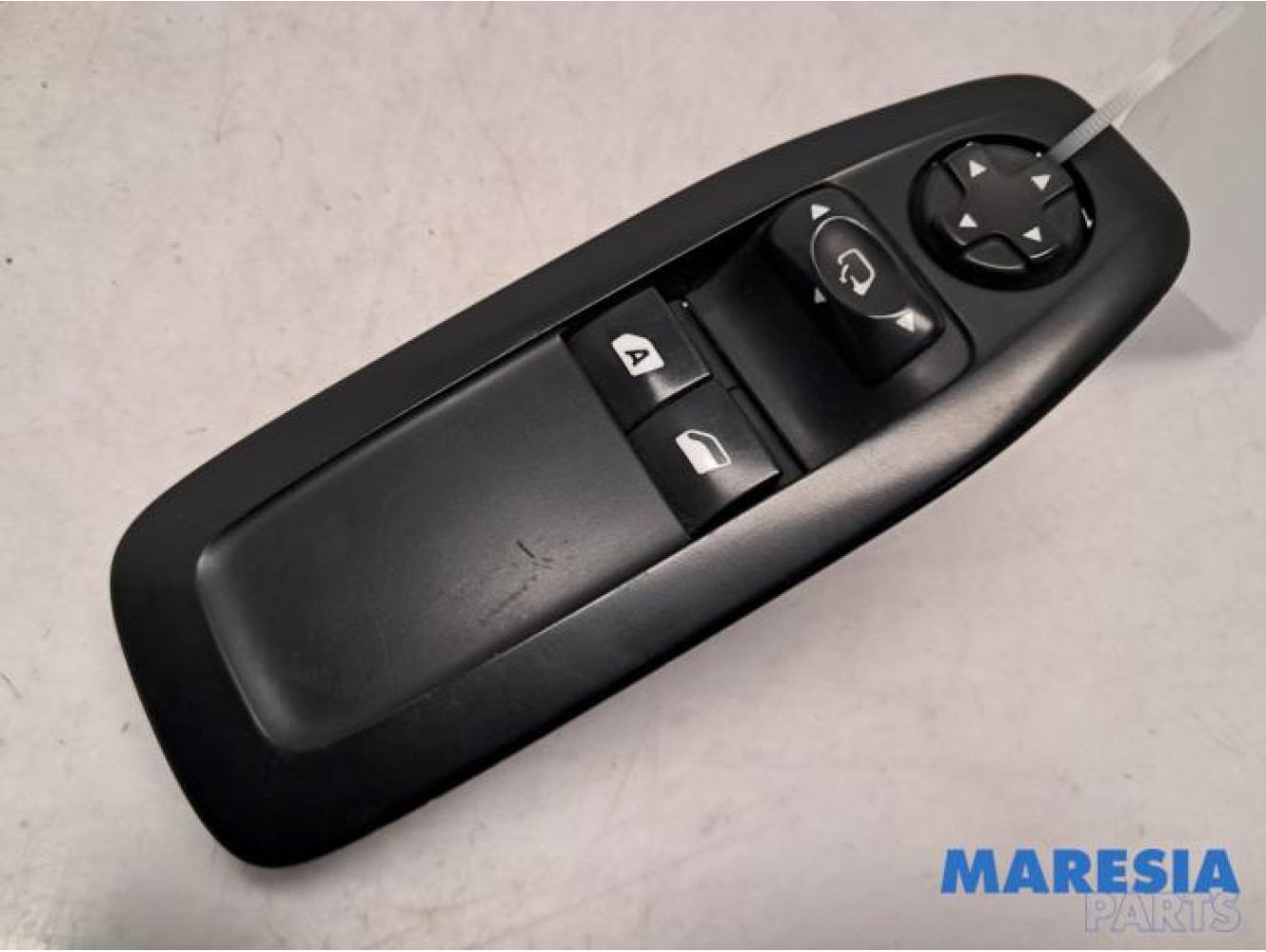 Peugeot - 208 - Multi-functional window switch