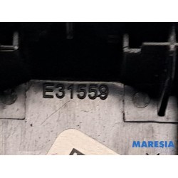 Peugeot - 208 - Multi-functional window switch