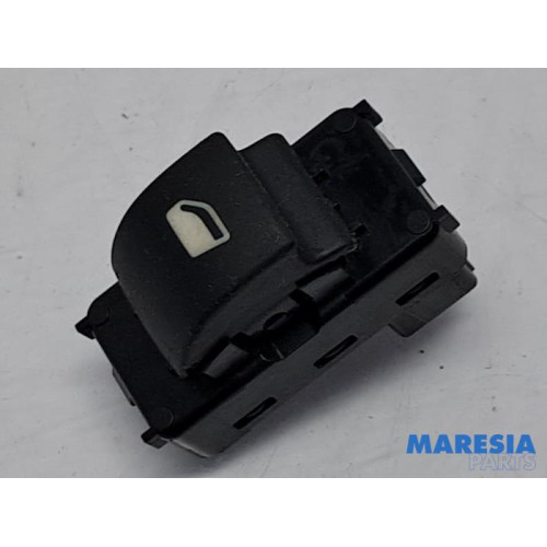Peugeot - 207 - Electric window switch