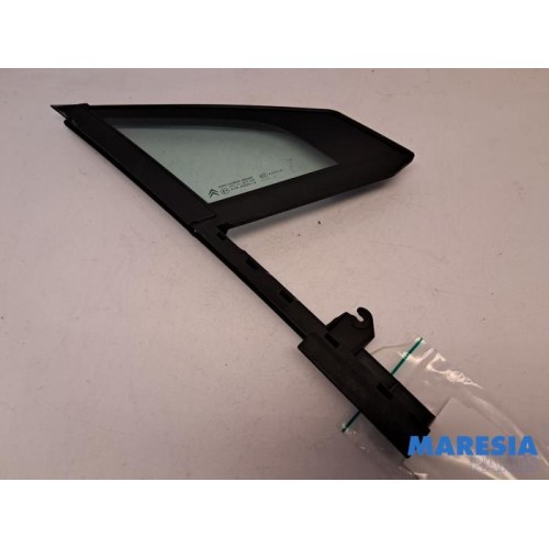 Citroen - C5 - Quarter light, front right