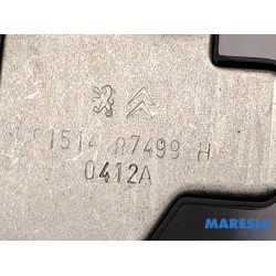 Peugeot - 208 - Tailgate lock mechanism