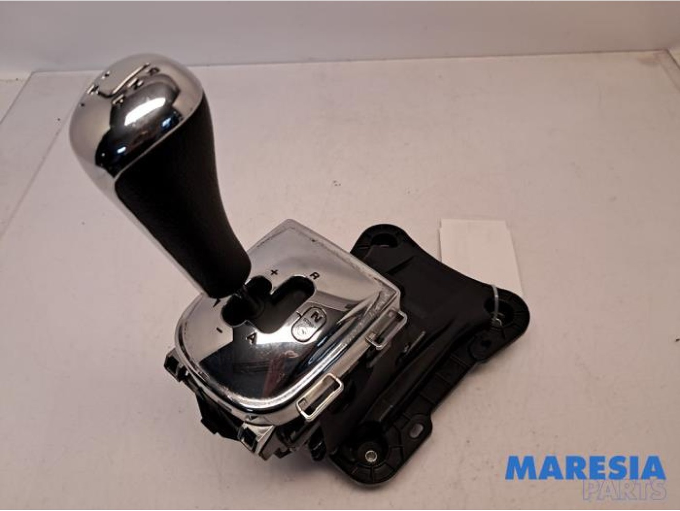 Peugeot - 208 - Automatic gear selector