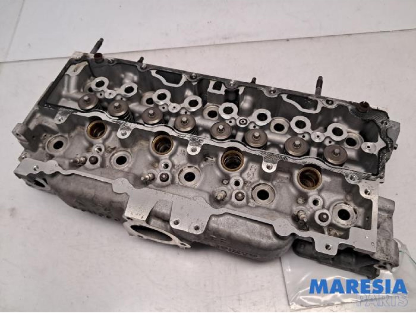 Peugeot - 208 - Cylinder head
