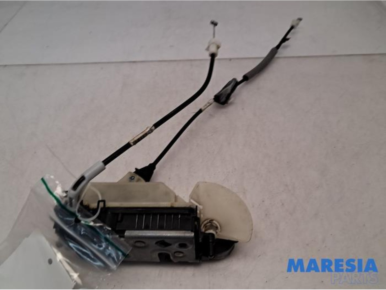 Peugeot - 208 - Door lock mechanism 4-door, front left