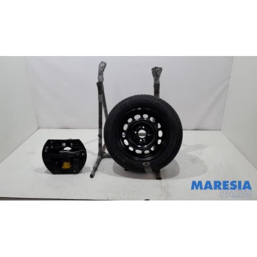 Citroen - C4 - Krikset + reservewiel