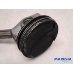 Renault - Clio - Connecting rod