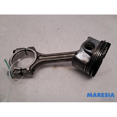Renault - Clio - Connecting rod