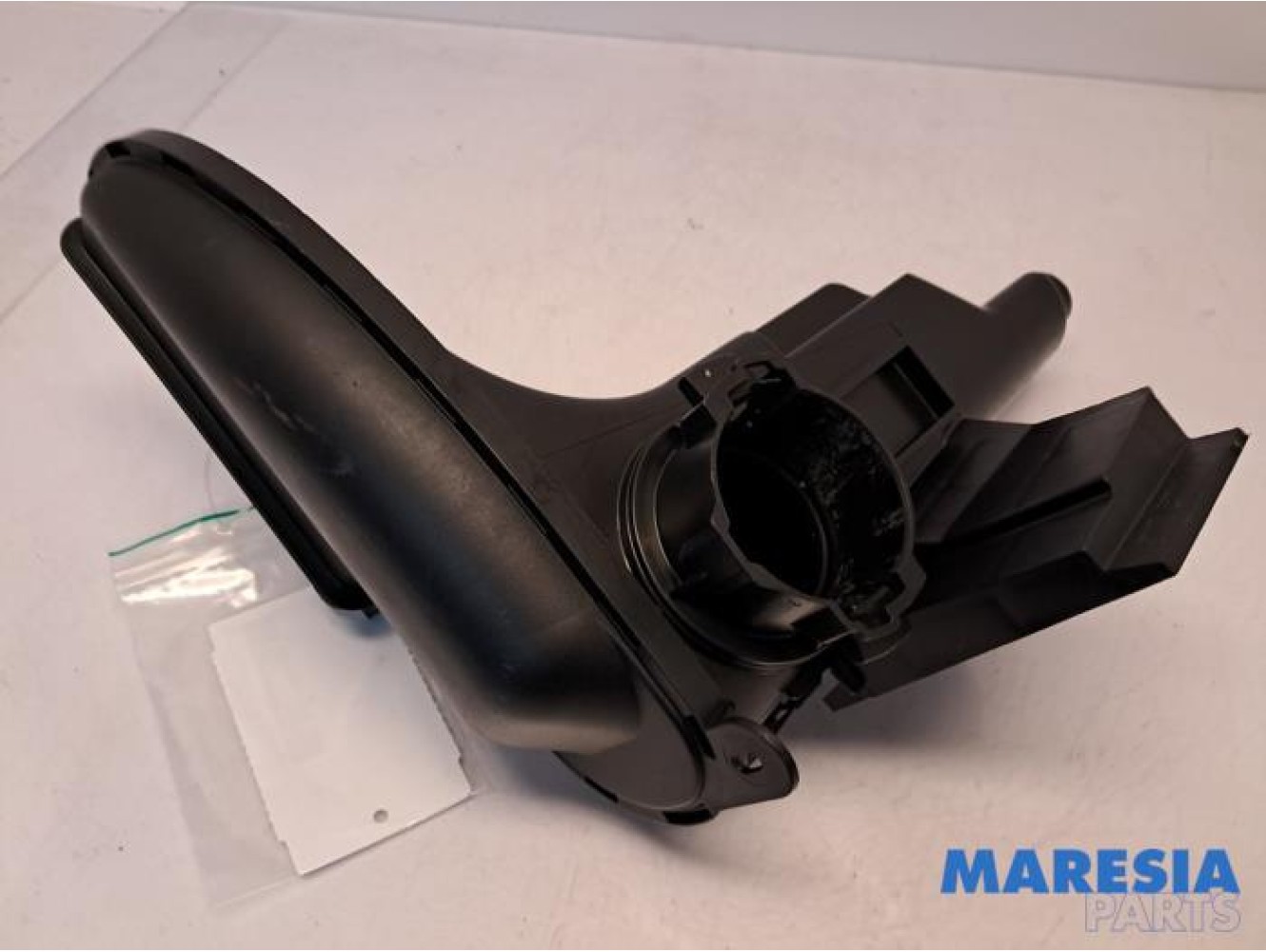Citroen - C5 - Air funnel
